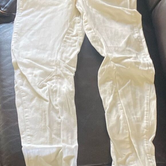 G-star RAW White Button-Fly boyfriend Jeans. Twisted signature inseem. - Picture 13 of 13